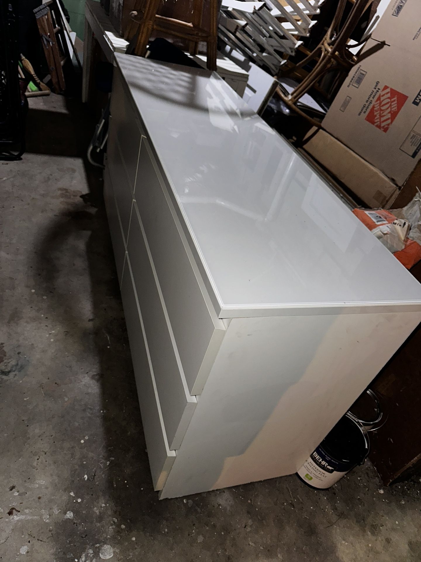 Dresser