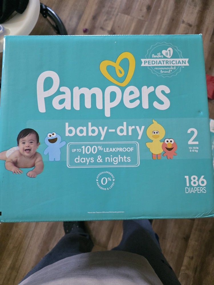 Pampers  Size 2 - 186 Diapers