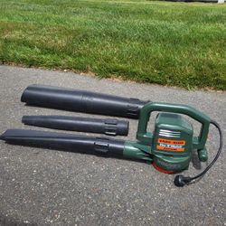 Black And Decker Leaf Blower/ Vacuum 