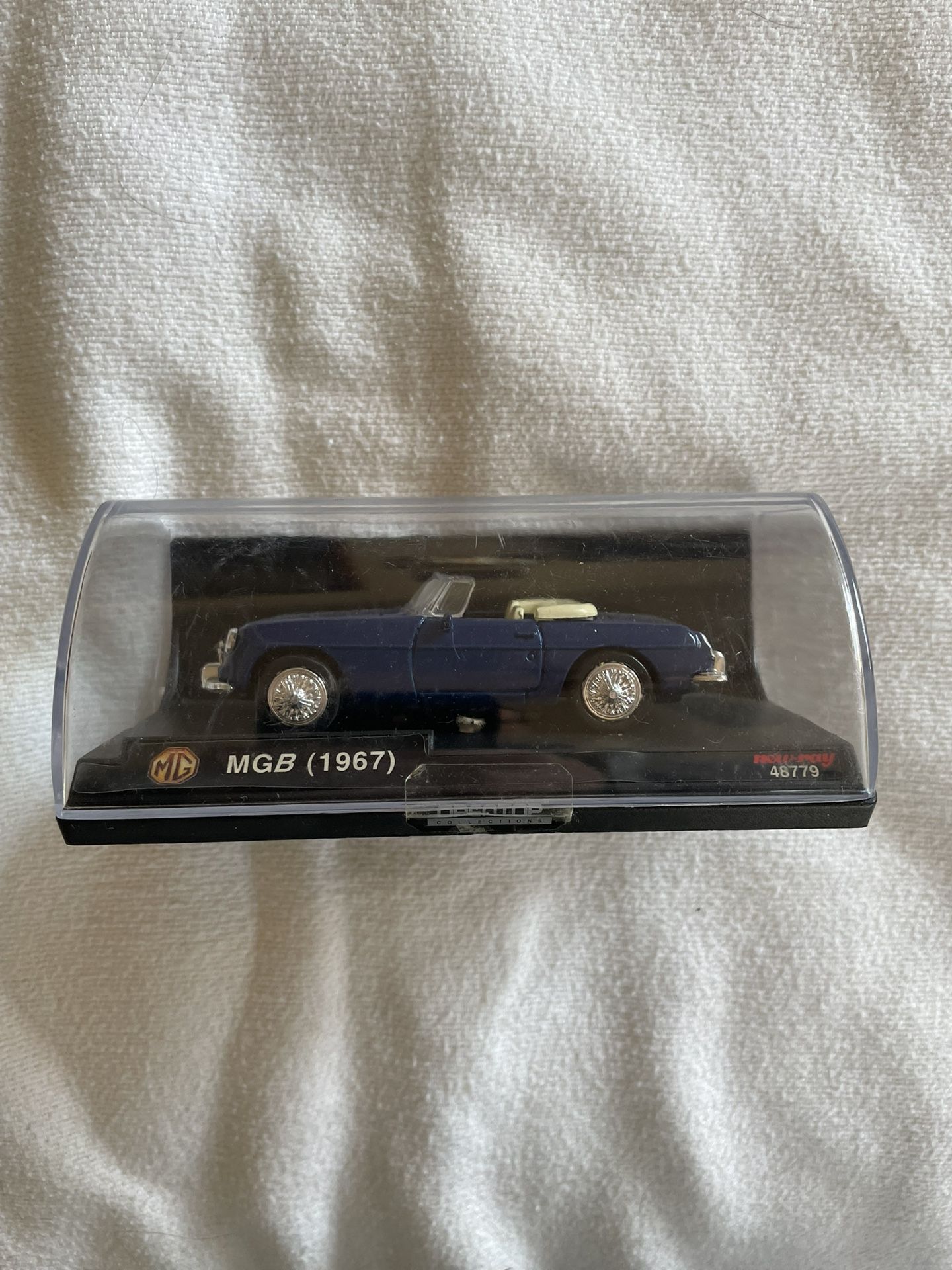 New Ray 1:43 Diecast 1967 MGB Blue #48779