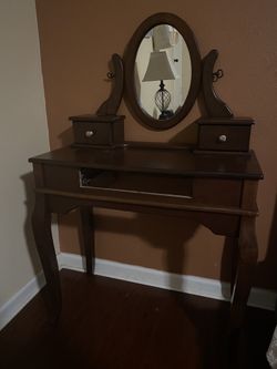 Small Vanity. Solid Wood 