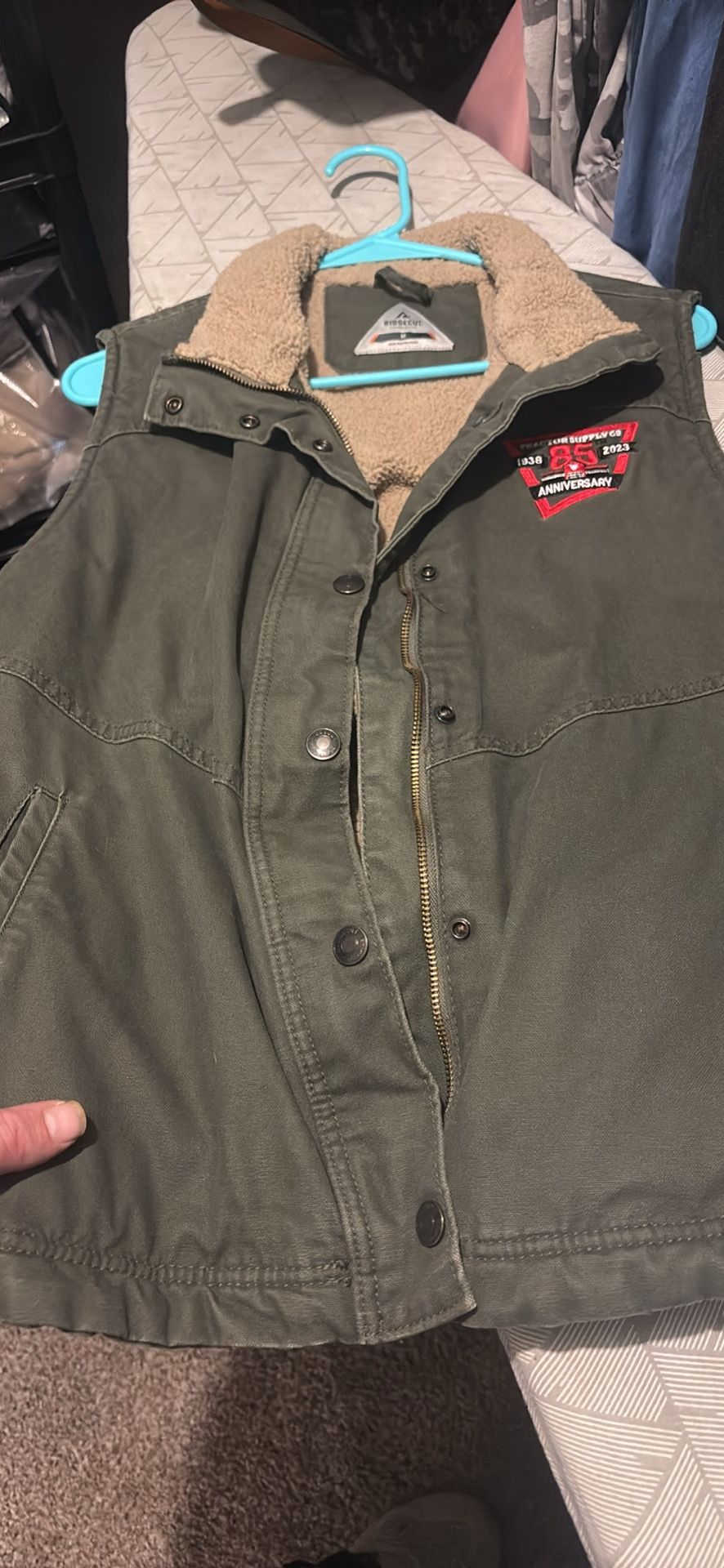 Ridge Cut Vest Medium