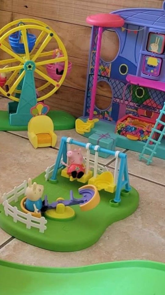 Peppa Pig Full Sity & Playground House Set