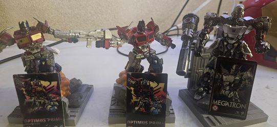 Way Studios Transformers G1 Optimus Prime & Megatron Display Figures w/ Bases & Cards – Lot of 3