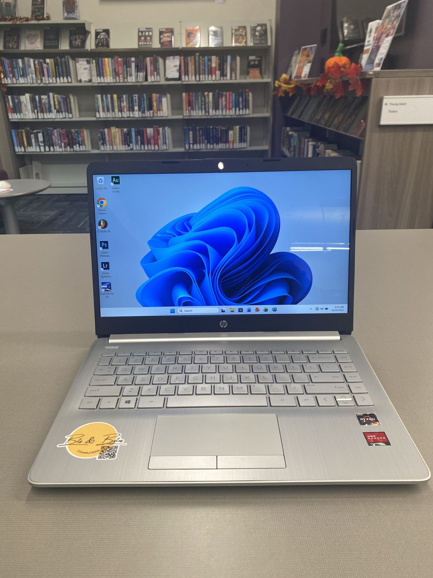 HP 14" Laptop 💻 (AMD Ryzen 3 350U, 128GB SSD, 4GB RAM, 2.6GHz) w/Extras