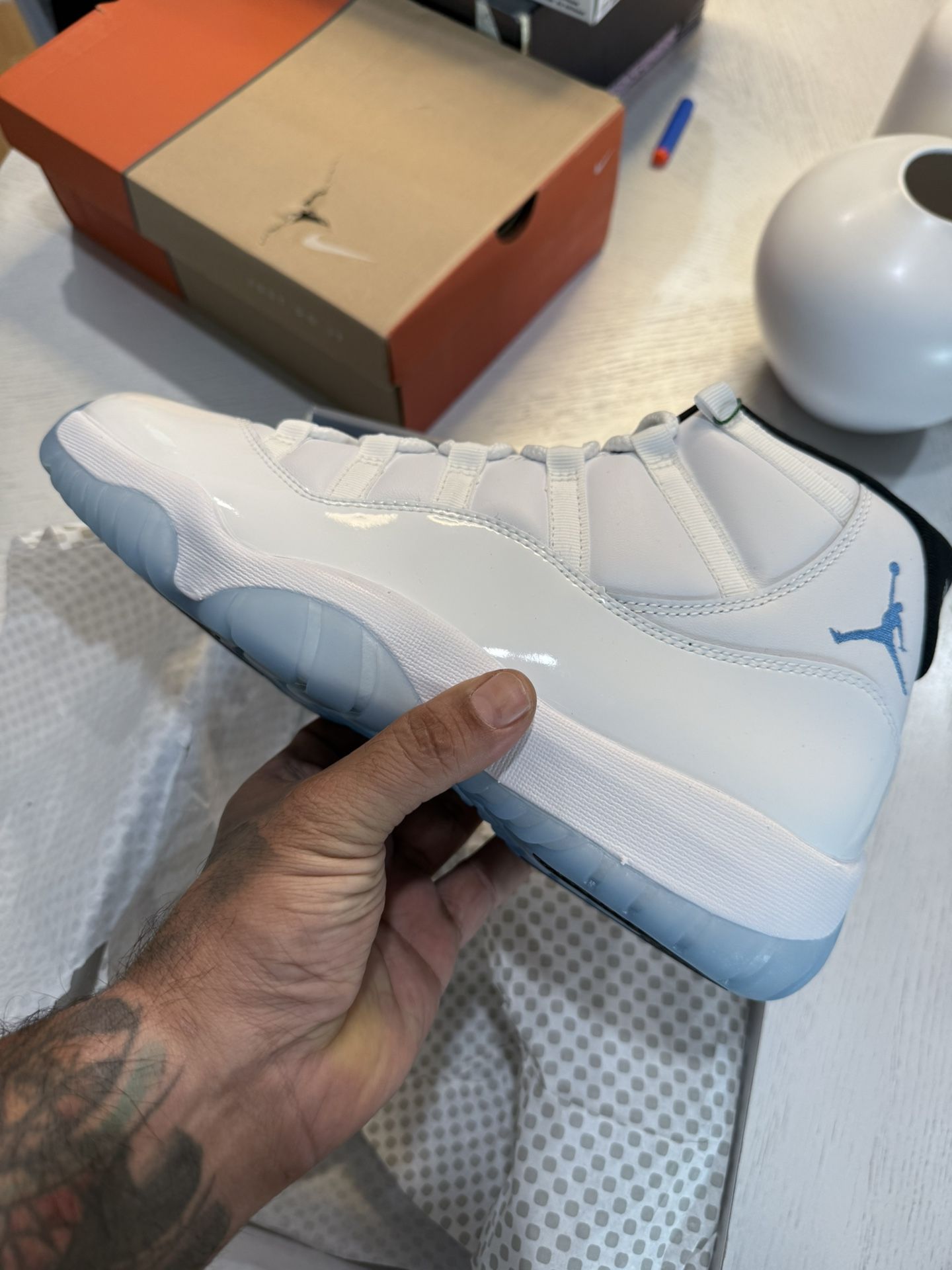 Jordan 11 Retro Legend Blue (2024)