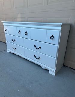 White 6 Drawers