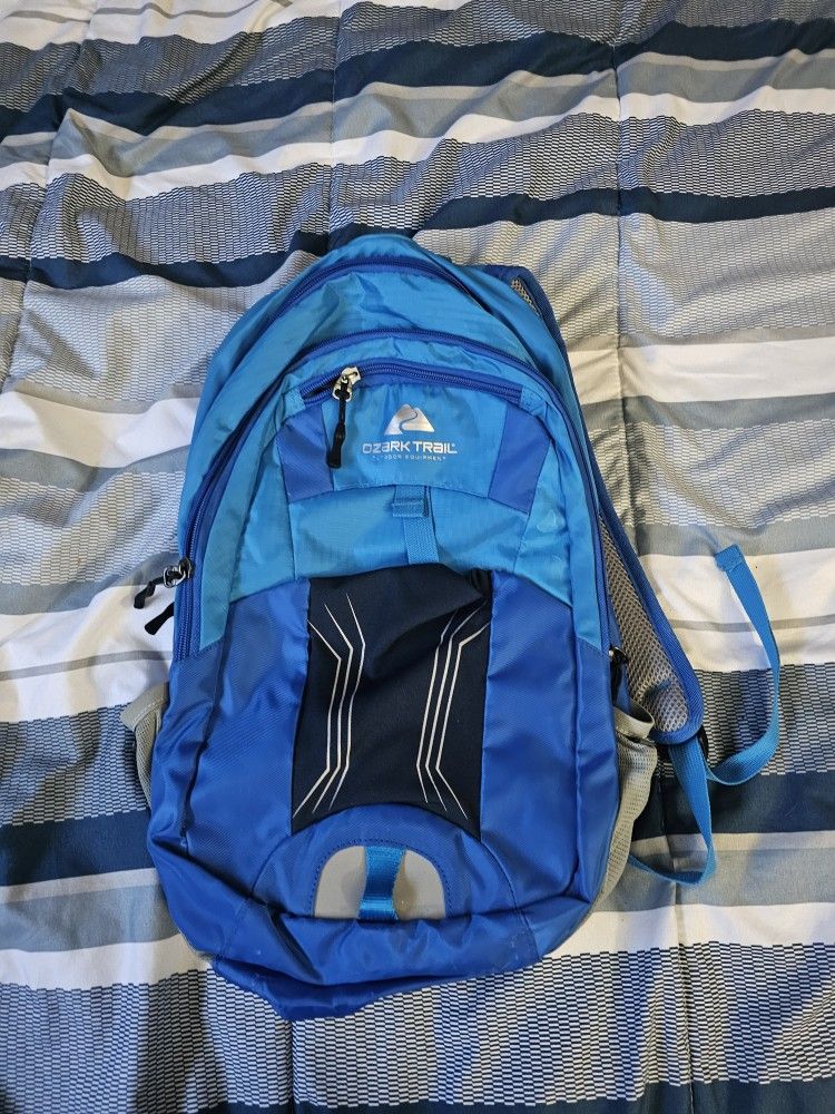 Ozark Trail Blue Stillwater Day Pack for Sale in Las Vegas, NV OfferUp