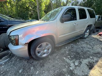 For Parts 2009 Chevrolet Tahoe Parting Out