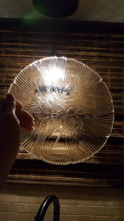 Clear glass plates w pattern x8