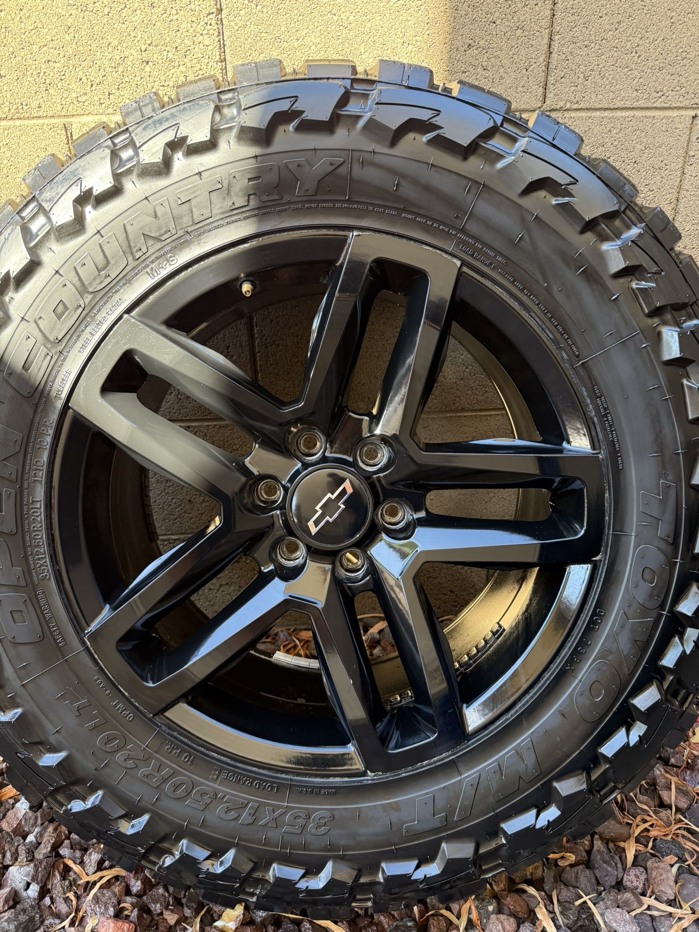 Rims And Tires Silverado 20”