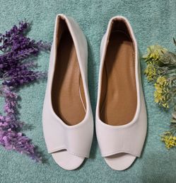 Shoes flat for youth girl white color matte faux patent leather size 4
