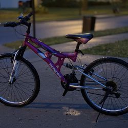 Mountain Bike; Mongoose Exlipse