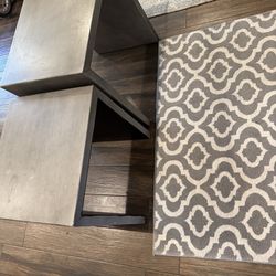 Rug and side tables (north peoria)
