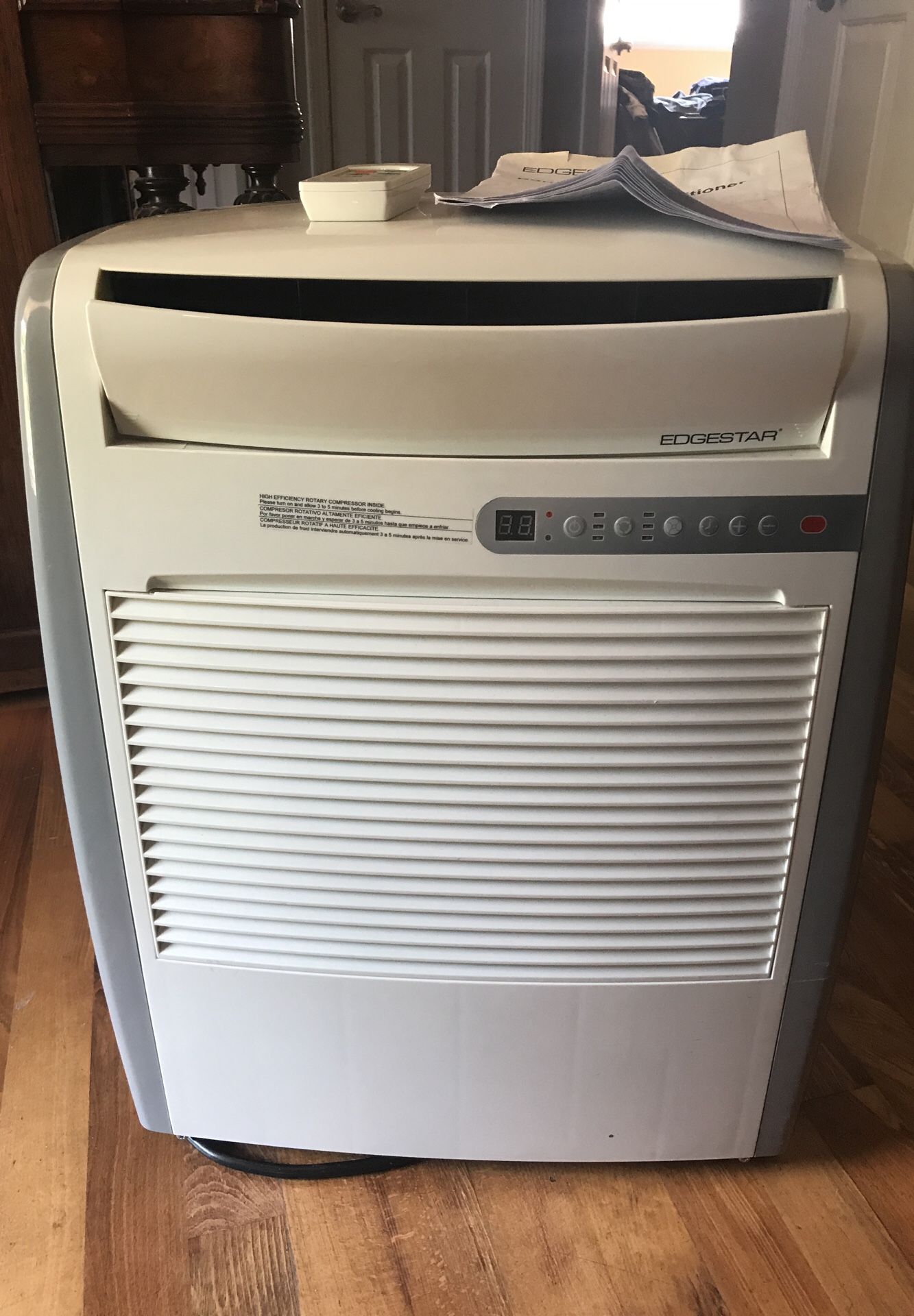 Like-new Edgestar AP8000W portable air conditioner