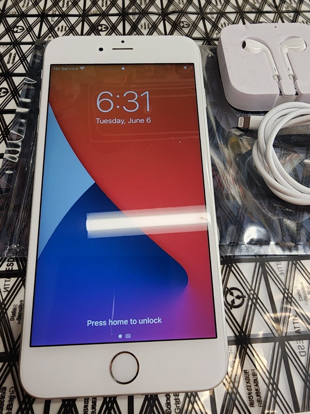 Apple iPhone 6s Plus - 32GB - Space Gray (Unlocked) A1687 (CDMA + GSM)