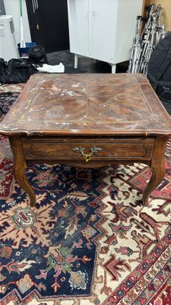 Free Table 27”x27”