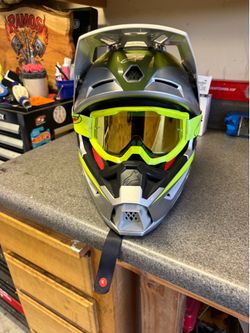 Dirtbike helmet