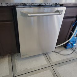 GE Monogram Stainless Steel Dishwasher 