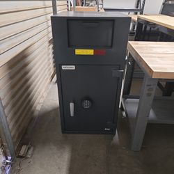 Amsec Drop Safe Like NEW 