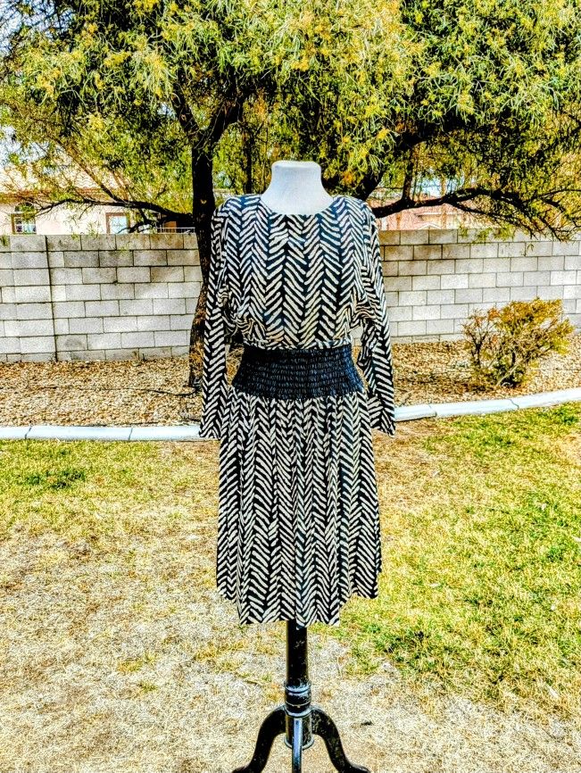 VTG Maggy London By Jeannene Booher White Stripe Silk Midi Length Dress Sz4 EUC