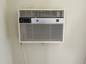 WESTPOINTE Air conditioner still new retail price 400dlls