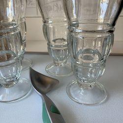 Vintage Set Of 4 Old Fashioned Ice Cream Sundae Parfait Milk Shake Glasses (4)