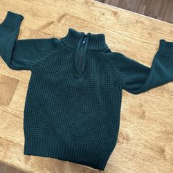2T boys stylish “Cozeeme” brand  Sweater in a dark forest green. Great condition. See Below.