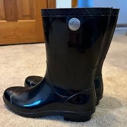 Authentic UGG Rain Boots size 8