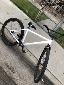 White chad frame no throne Badge