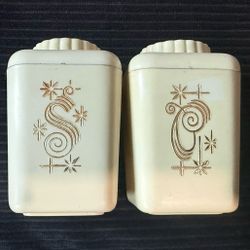 1950s vintage Mid-Century Lustro-Ware plastic Salt And Pepper Shakers