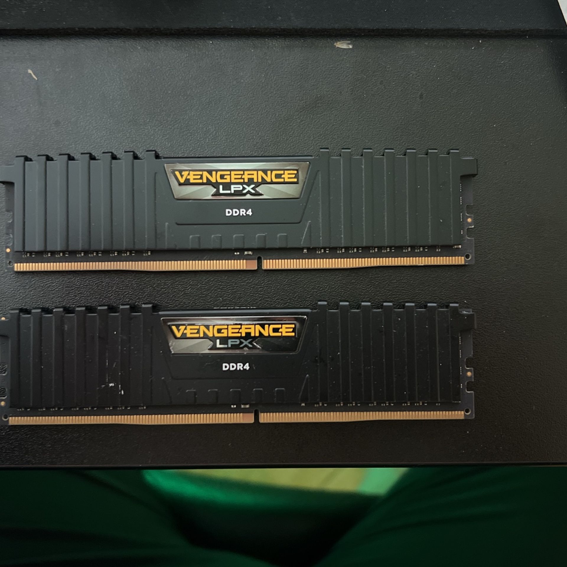 Corsair Vengeance LPX DDR4 3000 16Gx2 32G RAM