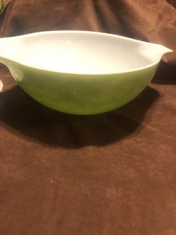 Vintage Pyrex Avacado Green Cinderella Large Mixing Bowl 4 Qt.