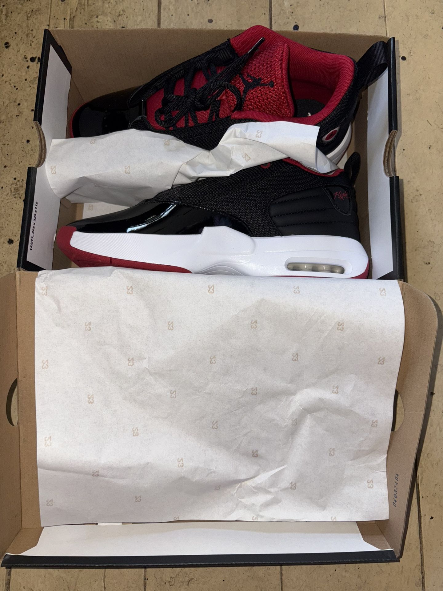 Jordan Max Auras Size 8.5