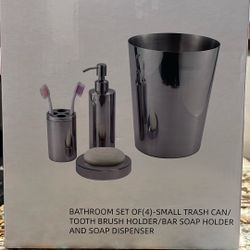 London Fog Collection Bathroom Set