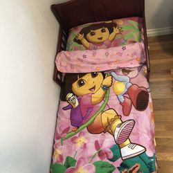 Toddler Bed Sheets & Comforter