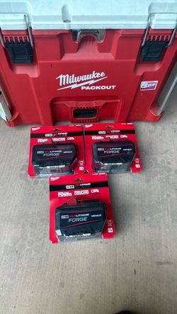 Milwaukee m18 RED LITHIUM FORGE HD 12.0 ah (NEW)