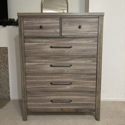 Living Spaces Haskell Wood 54" 6 Drawer Dresser