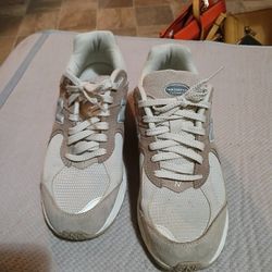 New Balance 2002 Aura Driftwood Size 8 Men Base Khaki And Suede Excellent Condition Only Worn Once Brought In 2023