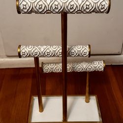 Necklace / Bracelet Holder
