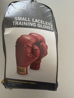2 sets of boxing sparring gloves Everlast.
