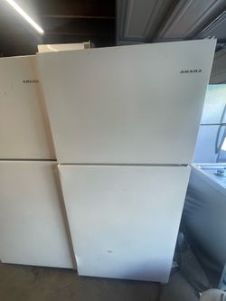 Top freezer refrigerator