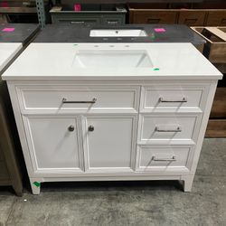 43” Solid wood Bathroom Vanity Single Sink Stone Countertop (Damaged)