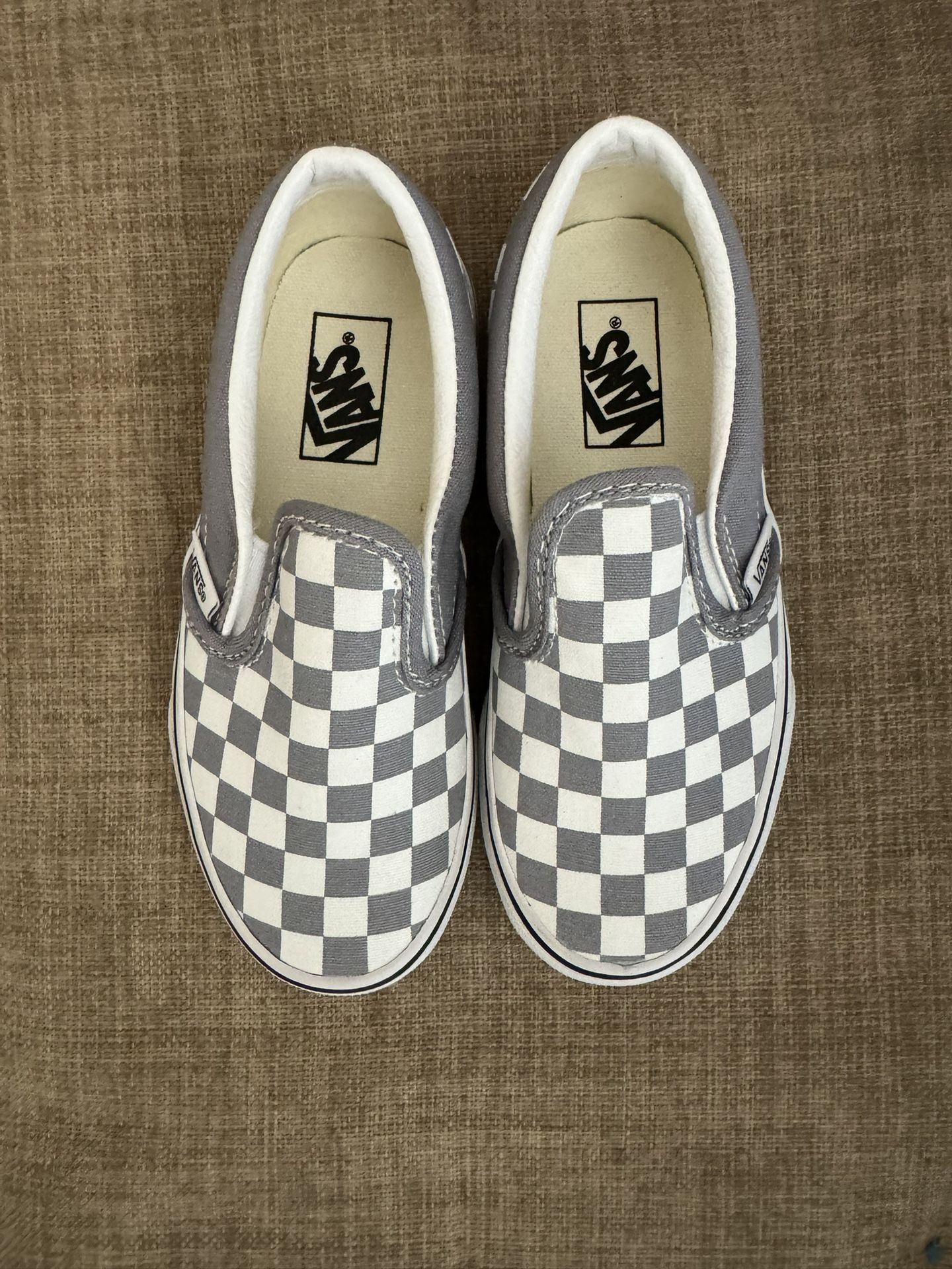Brand New in Box Vans Kids Grey & White Checkered Slip On Shoes Size 12