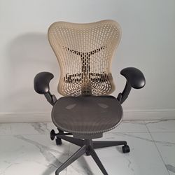 Herman Miller Mirra One, Mint Condition 