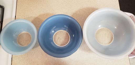 Pyrex bowls Thumbnail
