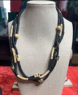 VINTAGE JEWELRY hand crafted wood beaded necklace 20 inches long