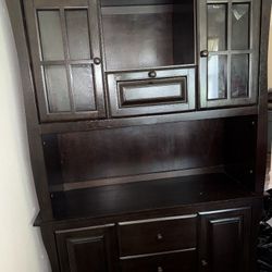 9pc  Dinette Set With Hutch & Buffet 