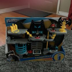 Batman Batcave Imaginext *new in box*