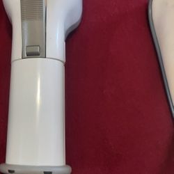 ROWENTA  PORTABLE HANDHELD CLOTHES STEAMER